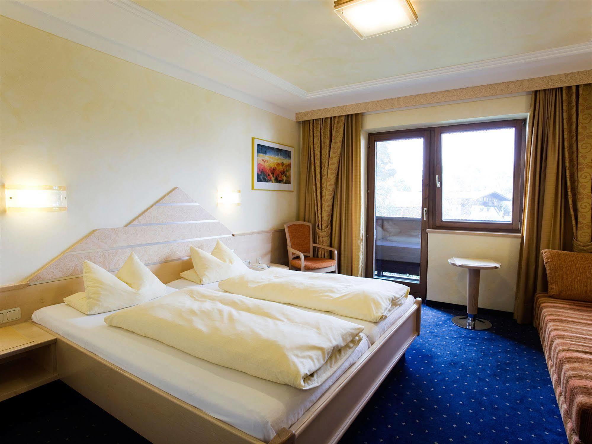 Erlebnishotel Kitzbuehler Horn Oberndorf in Tirol Exterior photo